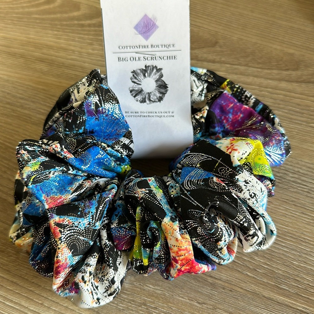 Oversized XL scrunchie